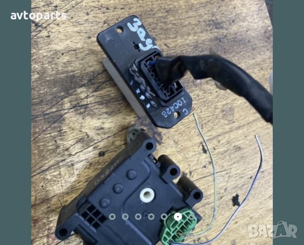 Toyota avensis verso 2005година Мотор реостат и клапа задно парно, снимка 6 - Части - 40756016