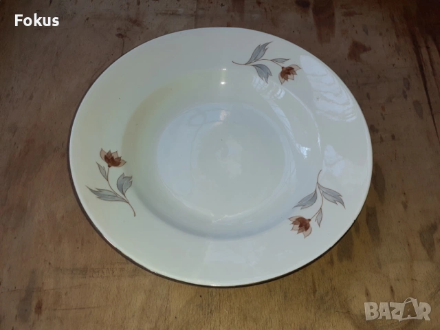 Български порцелан чиния цветя, снимка 3 - Антикварни и старинни предмети - 53267770
