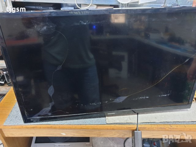 LED tv Samsung UR32J4000AW на части, снимка 1 - Телевизори - 28313557