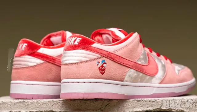 Nike SB Dunk Low x StrangeLove номер 42 ,5-43  маратонки / кецове , снимка 4 - Маратонки - 49908896