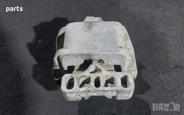 Лапа и Тампон Двигател VW Голф 4 (2) N:315
- Ауди A3 8L
- 1J0199555, снимка 2 - Части - 49473714