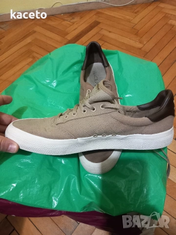 Кецове adidas размер-46, снимка 4 - Маратонки - 54032743