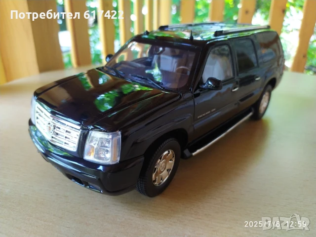 1 : 18 Метален модел на Cadillac Escalade ESV 2003, Ricko, снимка 4 - Колекции - 50927600