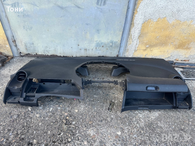 Табло Тойота Ярис, снимка 2 - Части - 44926982