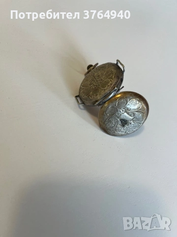 Антикварен сребърен дамски часовник с гравиран корпус – за реставрация, снимка 2 - Антикварни и старинни предмети - 53887485