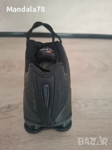 Продавам нови оригинални мъжки маратонки Nike Shox R4., снимка 4 - Маратонки - 55934609