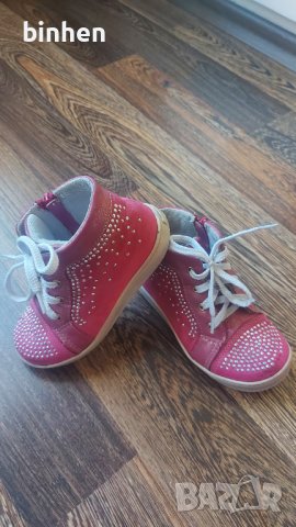 Детски ботички и маратонки Rebook 27 номер, снимка 2 - Детски обувки - 38596315