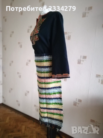 Стар сукман, изработен през 70-те години, използван от народна певица в ансамбъл за песни и танци, снимка 10 - Други ценни предмети - 51550319