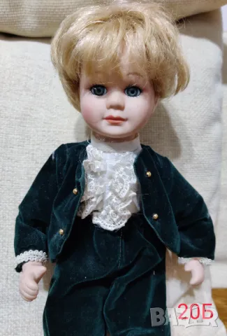Порцеланова кукла , снимка 1