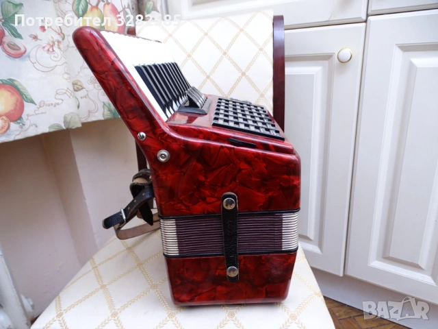 Акордеон Велтмайстер Стела 40 баса – перфектно състояние, снимка 7 - Акордеони - 53086207