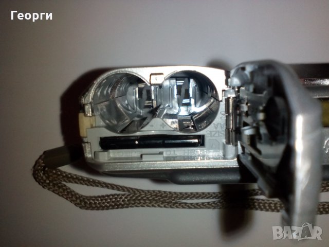 Запазен цифров фотоапарат Fuji film 14 отлично състояние без батерии, снимка 5 - Фотоапарати - 29634062
