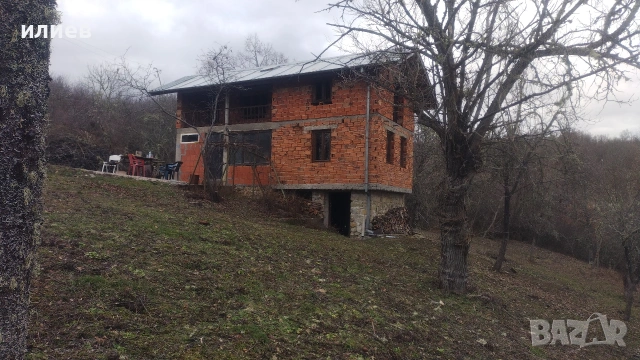 продавам вила в село Дивля