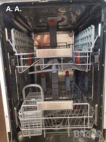 Съдомиялна с проблем Hotpoint Ariston , снимка 3 - Съдомиялни - 52420962