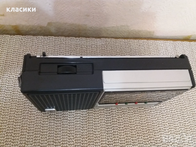 Радио GRUNDIG HIT BOY 310., снимка 3 - Радиокасетофони, транзистори - 52694650