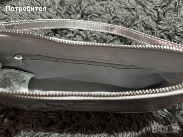 Сребриста чанта, снимка 7 - Чанти - 54101209