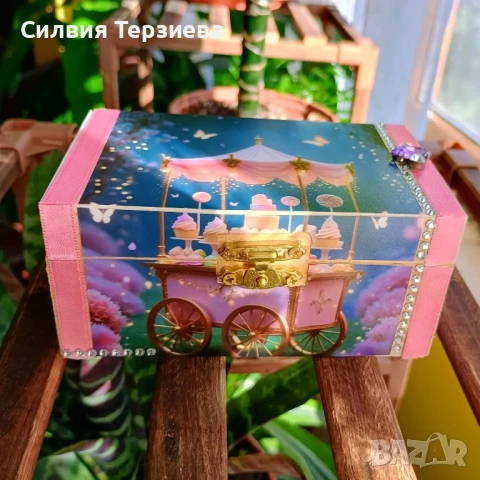Ръчно изработена дървена кутия "Charming enchanted Candy shop", снимка 2 - Декорация за дома - 50578582