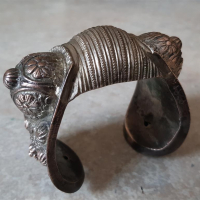 Огромна Възрожденска сребърна 1860 гривна рогатка запазена, снимка 1 - Антикварни и старинни предмети - 36500700