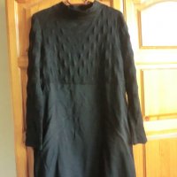 черна рокля с плетена горна част