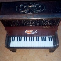 Пиано острилка от месинг, снимка 1 - Колекции - 29933382