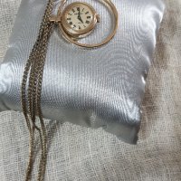 Позлатен дамски руски механичен часовник "Чайка", снимка 1 - Антикварни и старинни предмети - 31180068