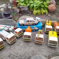 Стари играчки от Соца , снимка 2 - Коли, камиони, мотори, писти - 38412675