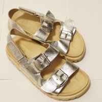 Обувки за момиче Skechers Twinset Geox Lasocki Zara , снимка 13 - Детски обувки - 42107417