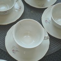 Красив порцеланов сервиз за чай Коста Йорданов, снимка 2 - Сервизи - 42521868