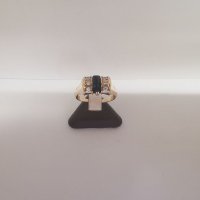 Златен пръстен с оникс и циркони 1, снимка 1 - Пръстени - 38054772