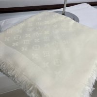 Louis Vuitton нов шал бял и черен, снимка 4 - Шалове - 42383959