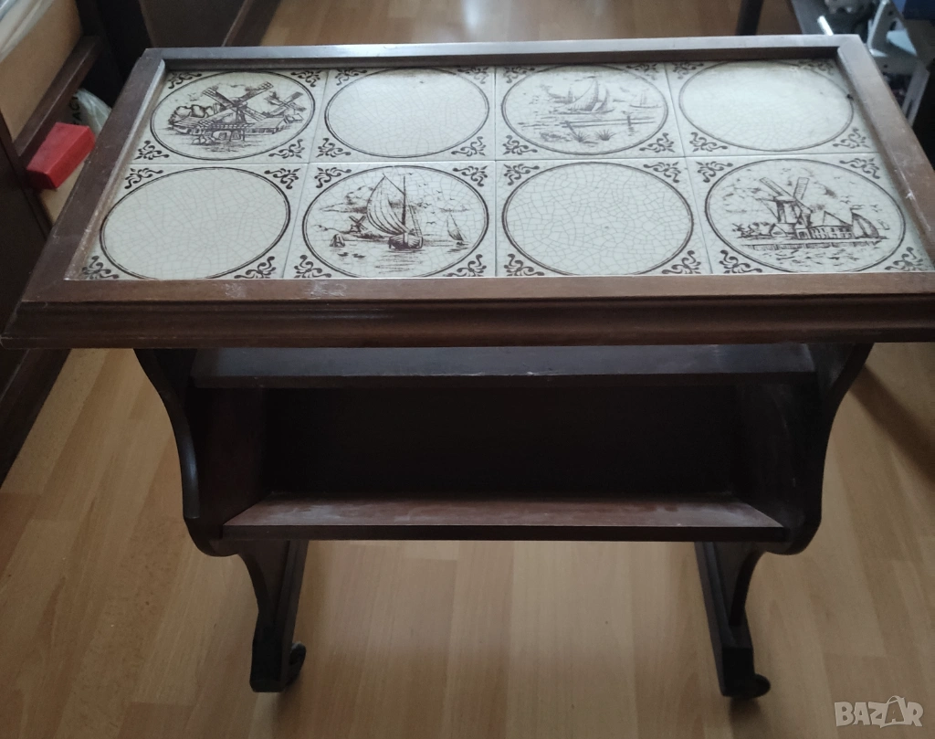 Винтидж помощна масичка с фаянсов плот и колелца., снимка 1