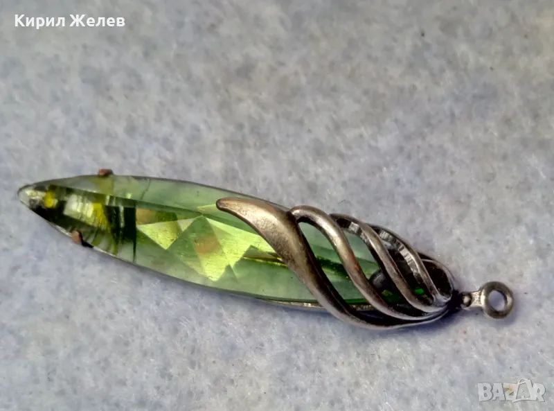 СТАР РУСКИ ДЕБЕЛО ПОСРЕБРЕН МЕЛХИОРЕН МЕДАЛЬОН с ФАСЕТИРАН ЗЕЛЕН КРИСТАЛ ЧАСТ от КОМПЛЕКТ 27519, снимка 1