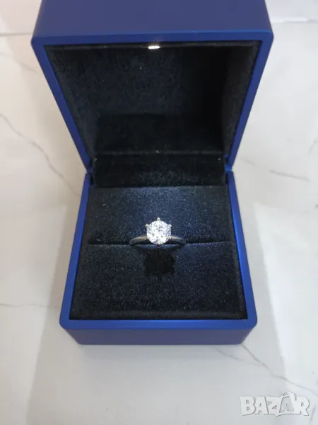 Пръстен бяло злато с диамант 18к, златен пръстен, годежен пръстен, кутийка за пръстен, снимка 1