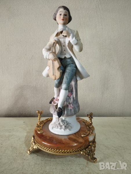 порцеланова статуетка, снимка 1