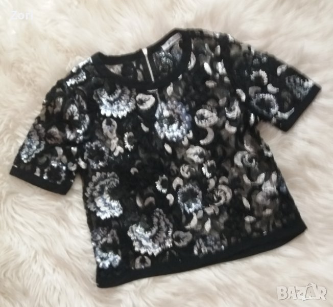 ВПЕЧАТЛЯВАЩ черен топ от тюл - целият обшит с цветя от пайети, снимка 1