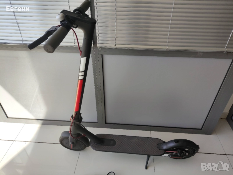 Електрическа тротинетка Xiaomi M365, снимка 1