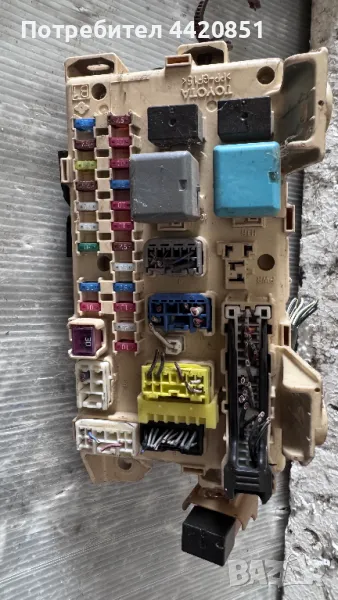 Контролен Модул (Бушонно Табло BSI / BSM ) за Toyota Avensis - 89221-44030, снимка 1