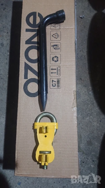 Нови кука за теглене и ключ 19мм. джанти за форд фокус. , снимка 1