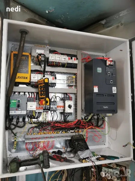 Шнайдер честотно управление. Ел табла, снимка 1