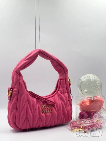 чанти Miu Miu , снимка 15 - Чанти - 51431074