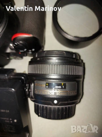 Фото апарат Nikon D5600-КАТО НОВ (само на 3267 кадъра)+ два обектива + оригинално зарядно , снимка 4 - Фотоапарати - 54322078