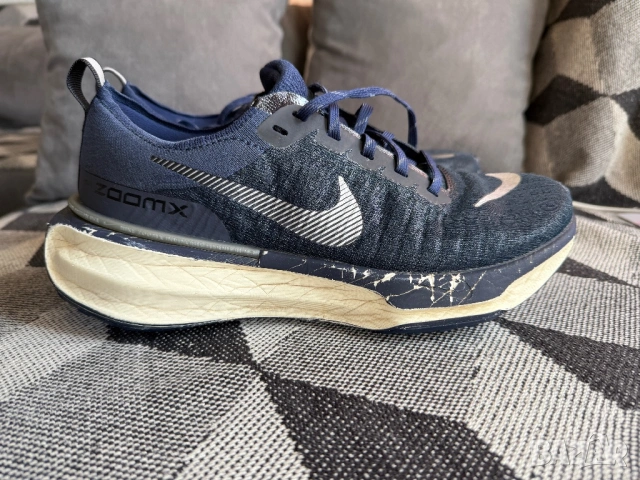 Nike ZoomX Invincible Run 3-42,5, снимка 2 - Маратонки - 54243209