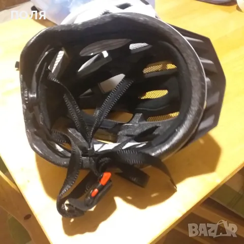 Каска, снимка 6 - Аксесоари за велосипеди - 47750582