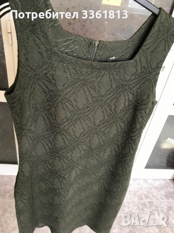 Продавам красива дантелена рокля в тъмно зелено , снимка 11 - Рокли - 36477160