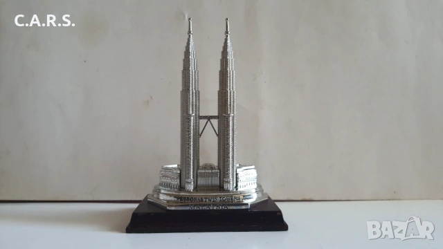 Метален Сувенир Malaysia Petronas Twin Towers, снимка 4 - Колекции - 54100864