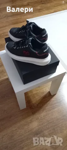Оригинални karl lagerfeld 37 номер  60 €