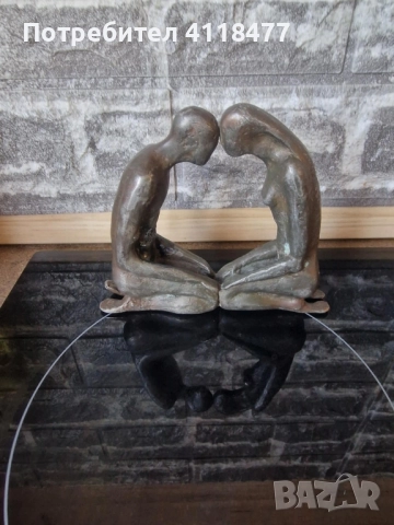 Авторска бронзова статуетка 