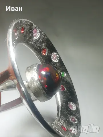Сребърен пръстен с Опал 1.5кт аранжиран със Сапфири и Гранати , снимка 5 - Пръстени - 48285459