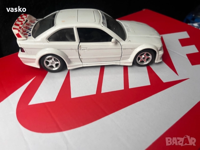 BMW Burago Italy 1:24, снимка 4 - Колекции - 52857850