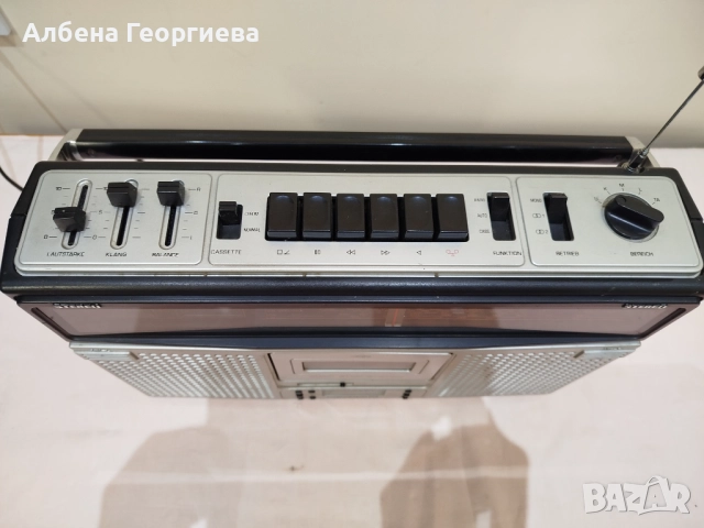 Радио касетофон UNIVERSUM, снимка 6 - Радиокасетофони, транзистори - 52975249