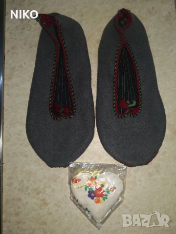 Продавам, Нови, Ръчно изработени пантофи, терлъци”с вплетени, Етно” мотиви подарък Сърце за Късмет! 
